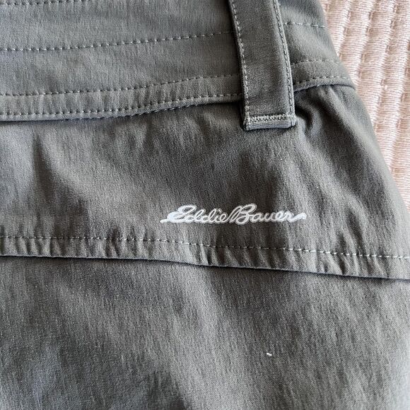 Eddie Bauer Summer Trail Shorts Womens 10 Black Green Cargo Quick Dry Lot‎ of 2 - Picture 4 of 14